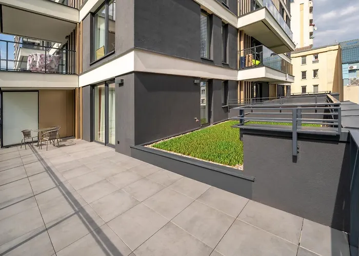 Unique Tower Business View By Bookinghost * Varsó