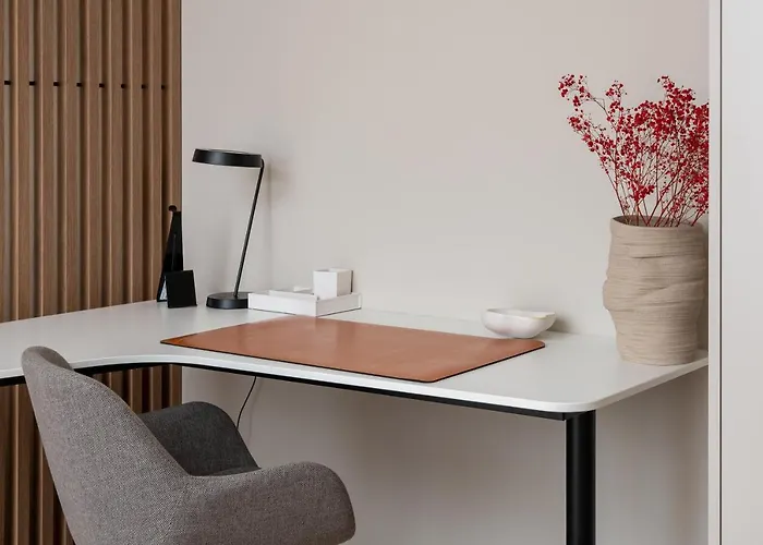 Unique Tower Business View By Bookinghost Apartman *