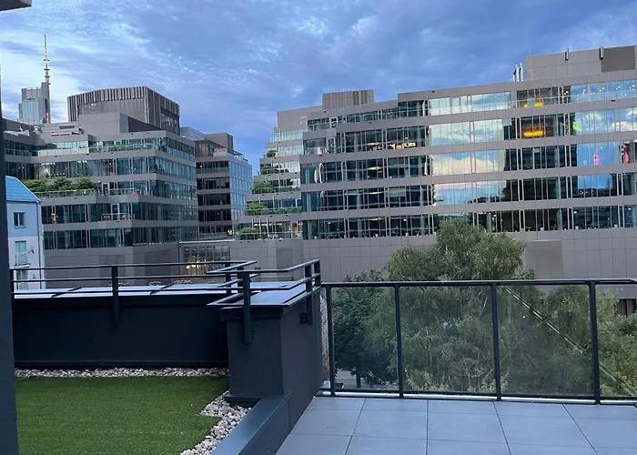 Unique Tower Business View By Bookinghost Varsó